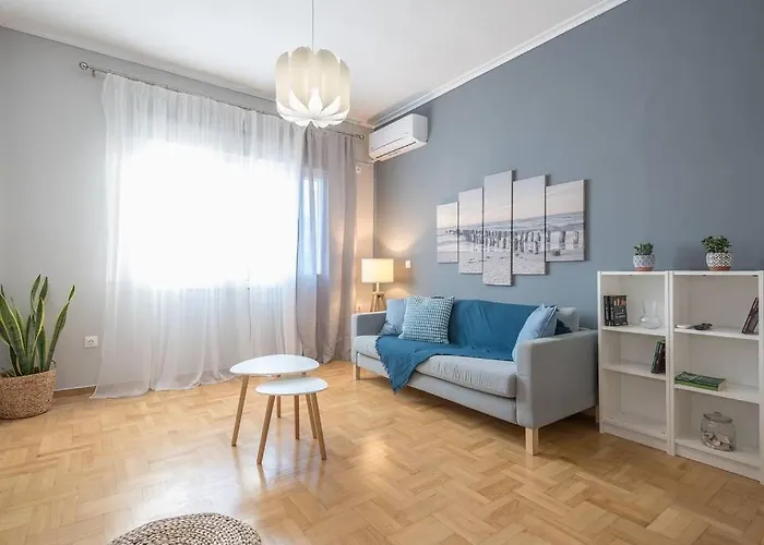 Luxurious Apt In Megaro Moussikis Metro Station